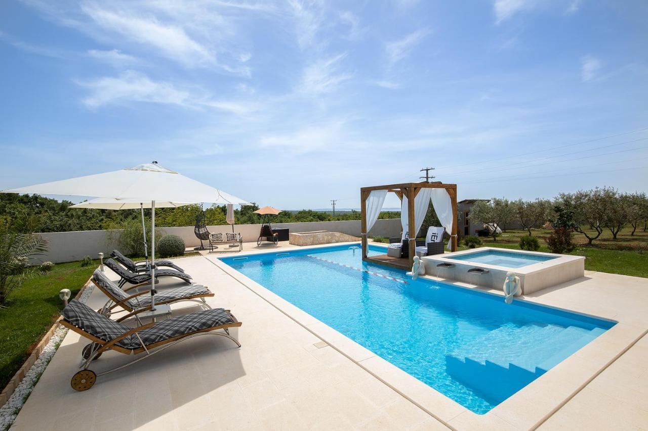 Holiday House Bilos 沃德年 外观 照片
