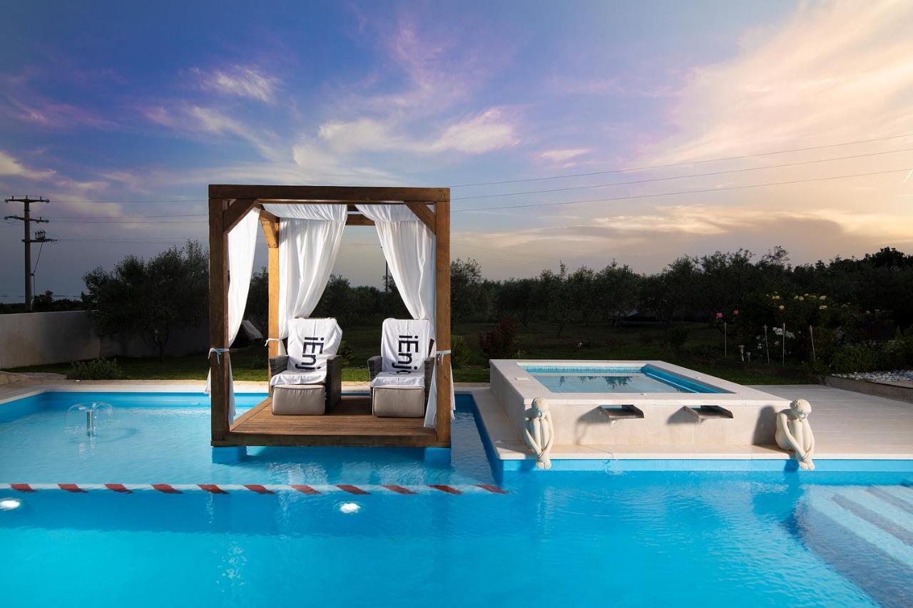 Holiday House Bilos 沃德年 外观 照片